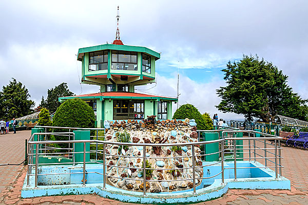 doddabetta-peak-near-Best-hotels-in-ooty